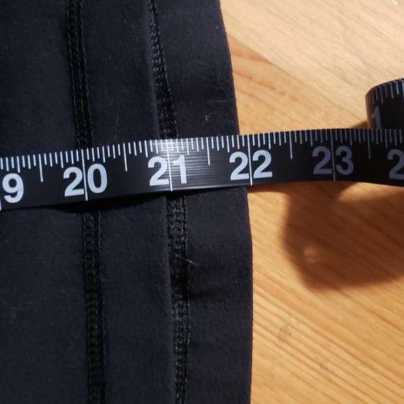 Lululemon Racerback Black Active Wear Top. Size unknown maybe M. - Picture 5 of 7
